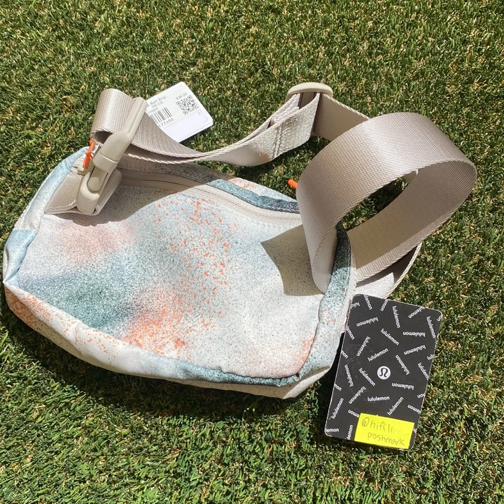 NWT HTF 🦄 SOLD OUT Lululemon spray paint everywhere belt bag OG strap - Picture 4 of 6